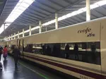 De populairste treinreizen in Spanje: tussen grote steden, naar Middeleeuwse plaatsen én luxe treinreizen met prachtige oude treinen.