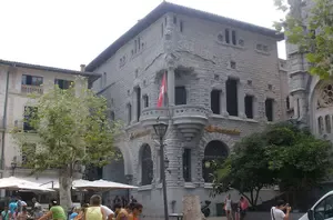 bank-van-Sóller-mallorca.jpg