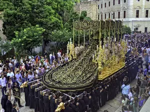 Semana Santa processies in Andalusië: opbouw | semana santa kleding | mooiste processies