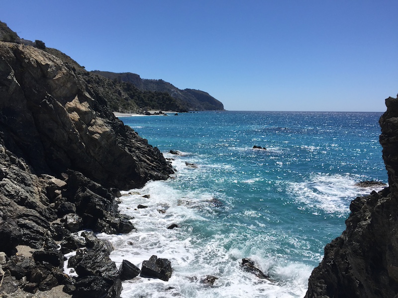 Stranden aan de Costa del Sol in idyllische baaien