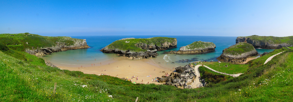 Gemakkelijk steen lening De Costa Verde in Spanje: grillige kust met beschutte zandstranden