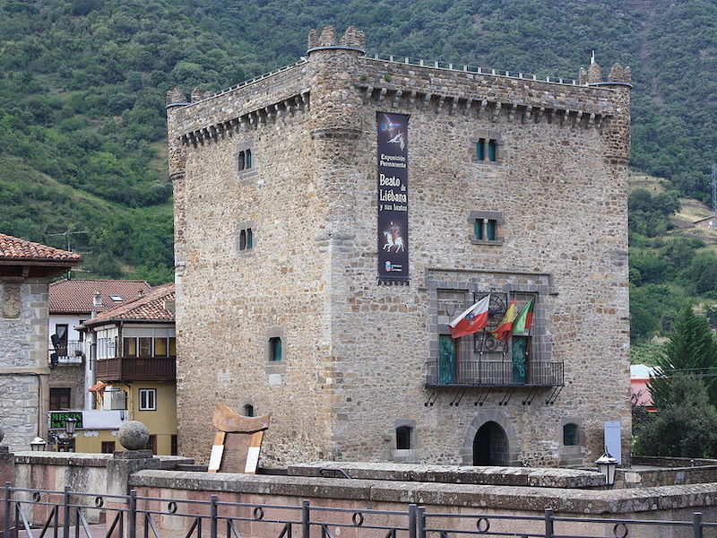 Torre del Infantado in Potes (Cantabrië) - Foto: