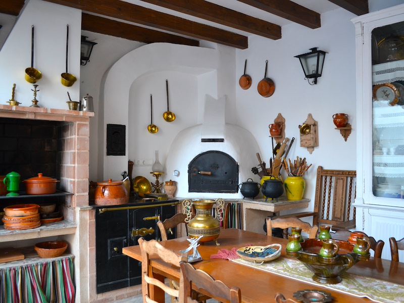 Keuken in oud herenhuis in Almagro, dat tegenwoordig een klein hotel is