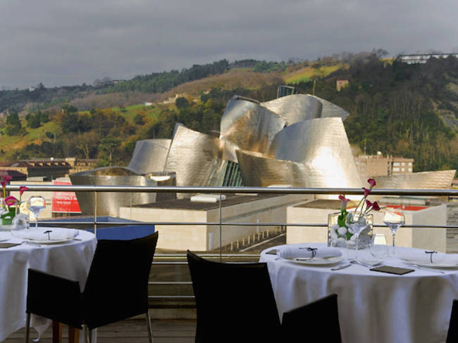 Design hotel tegenover Güggenheim museum in Bilbao (Baskenland)
