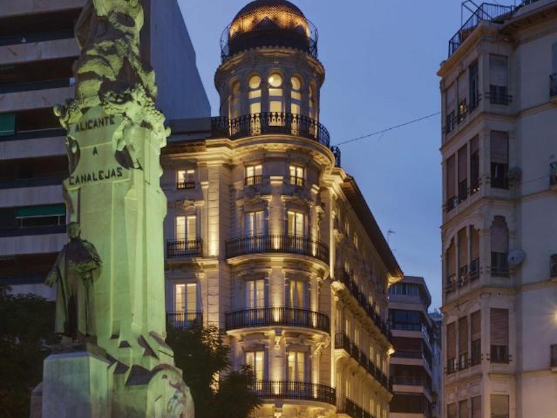 Hotel Casa Alberona - een van mooiste gebouwen uit 19e eeuw in Alicante 