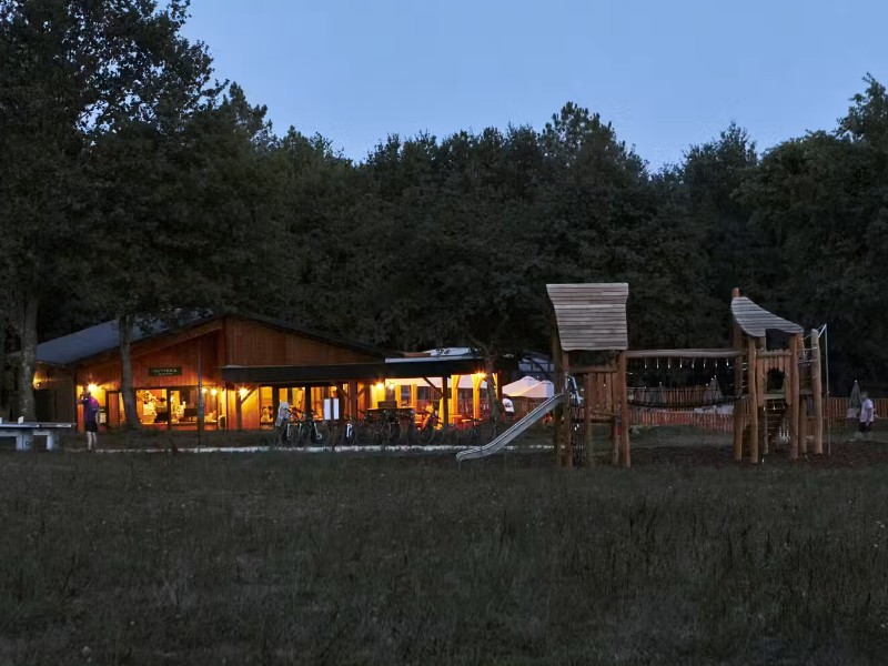 Speeltuintje bij Huttopia Caminos de Galicia