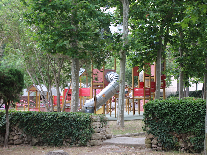 Speeltuin in het Freginal park in Maó (Menorca, Balearen)
