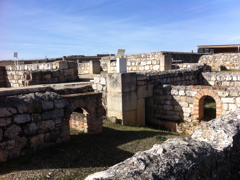 Resten van de publieke baden bij het Forum van de Romeinse Stad Clunia in de provincie Burgos