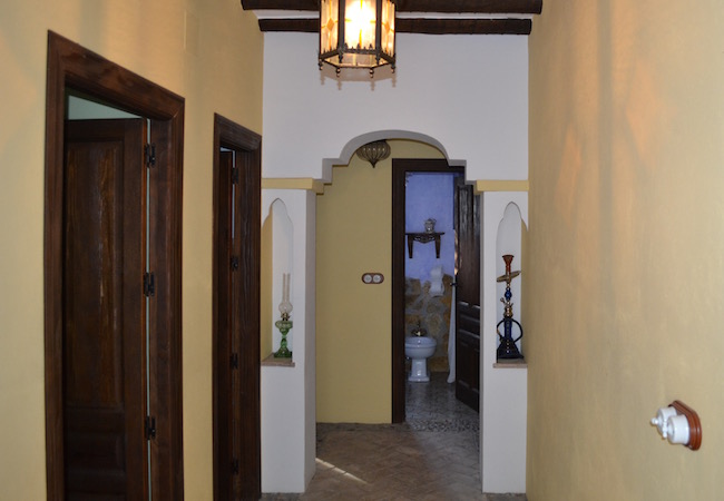 Het mooie rustiek, Arabische interieur van vakantiehuis El Membrillar bij Priego de Cordoba (Andalusië)