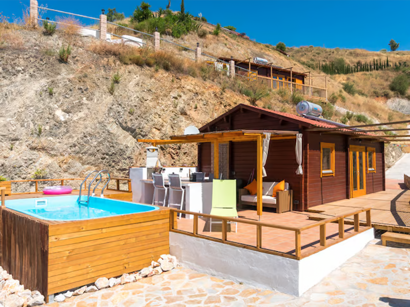 Luxe houten bungalows met privé zwembad tussen Nerja en La Herradura (Andalusië)