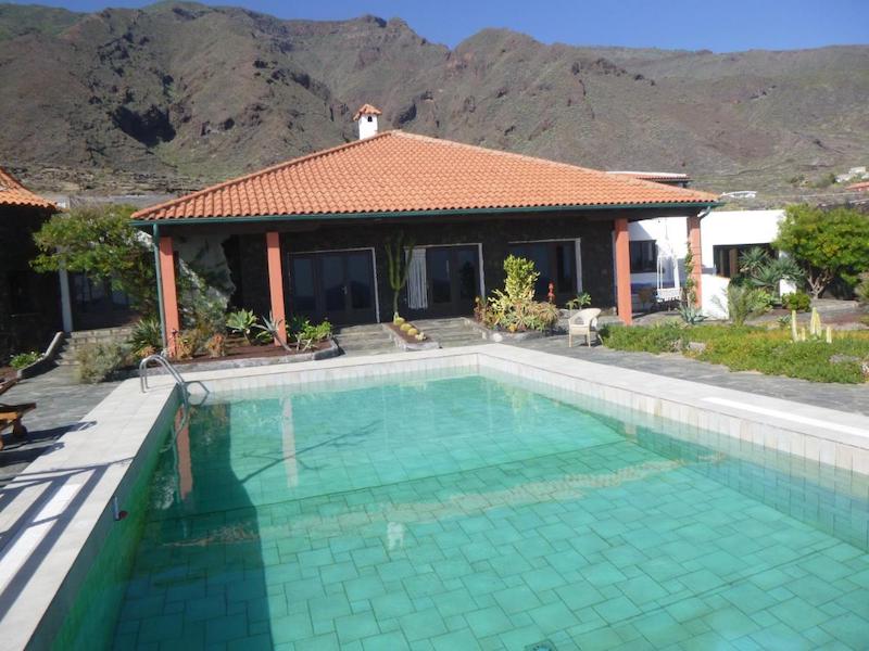 Karakteristieke vakantiehuizen op El Hierro die liggen in een oase van rust