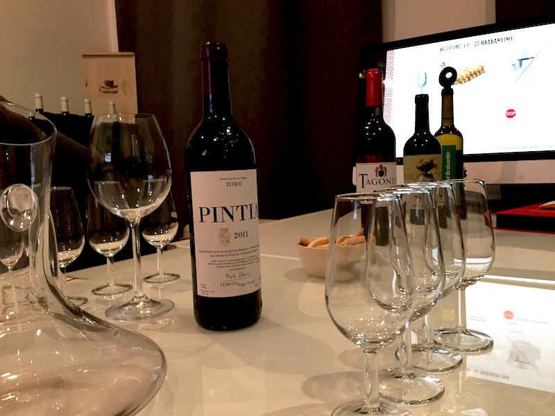 Geniet van uitstekende Spaanse wijnen bij deze Nederlandstalige wijnproeverij in Madrid