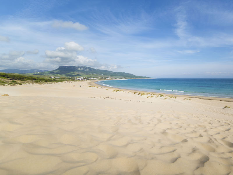 Bolonia strand aan de Costa de la Luz in Zuid-Spanje