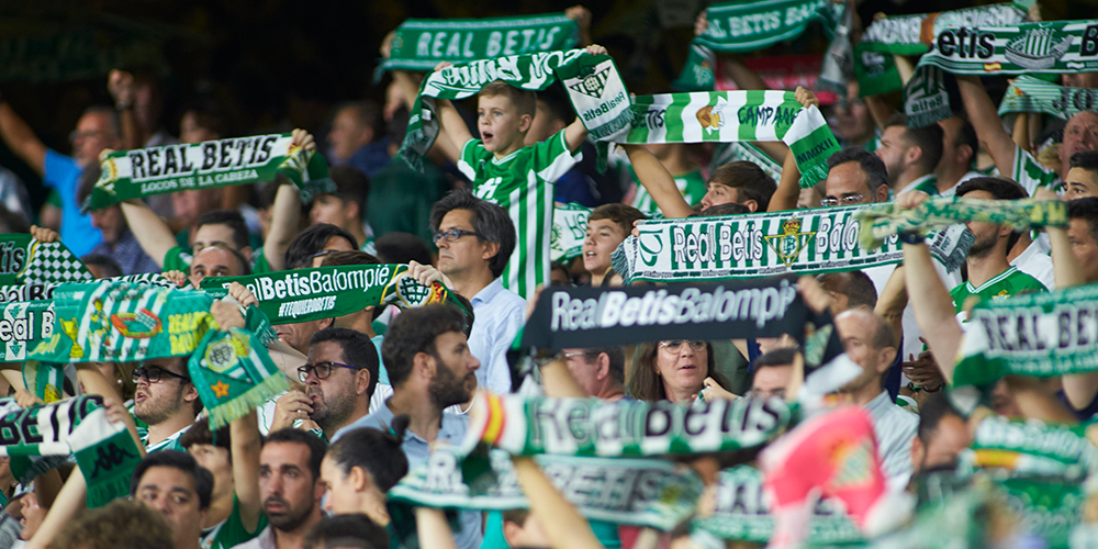 Supporters van Real Betis tijdens een La Liga voetbalwedstrijd