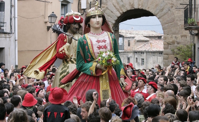 Els Gegants (=de reuzen) tijdens La Patum de Berga