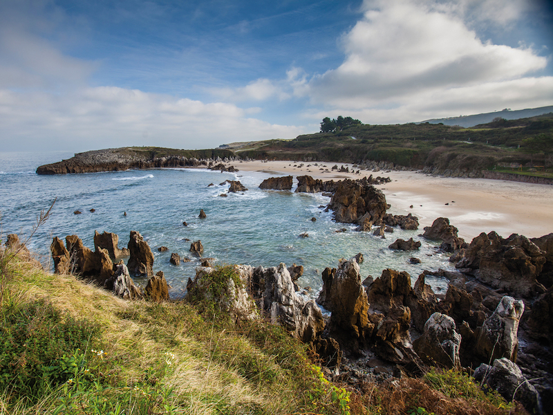 Het Playa de Toro strand aan de Costa Verde - Foto: Alfonso Suárez