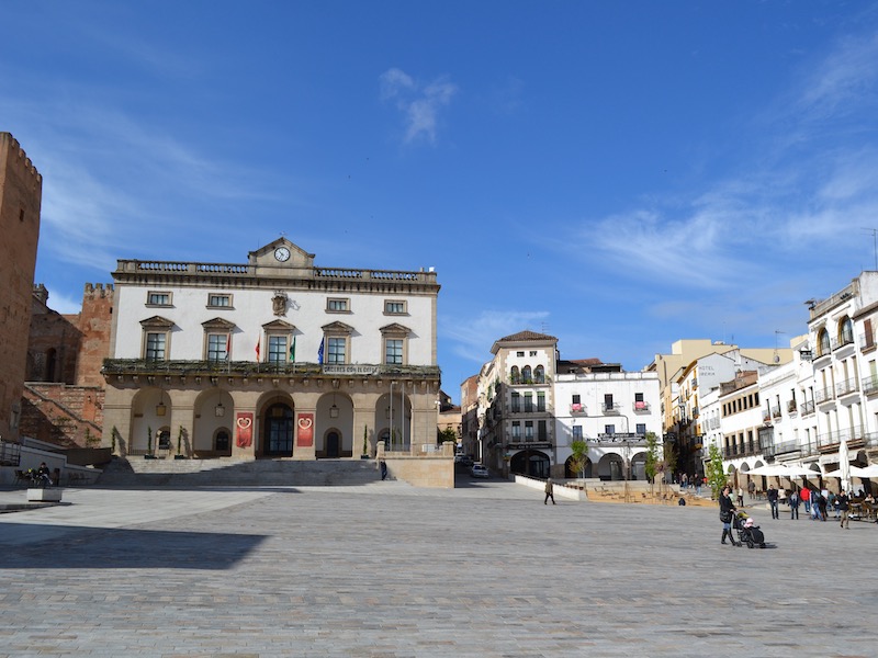 Gemeentehuis op de Plaza Mayor in Cáceres (Spanje)