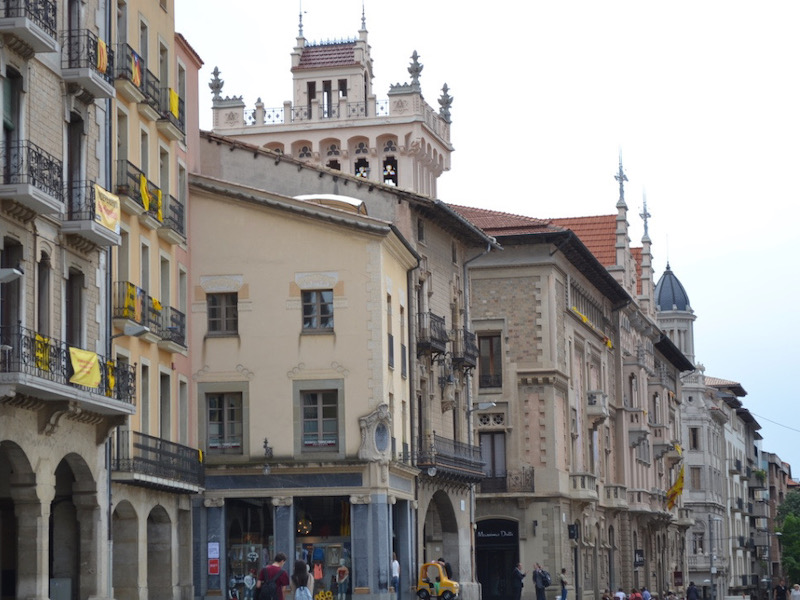 Middeleeuwse stad Vic (of Vich) in het binnenland van Catalonië