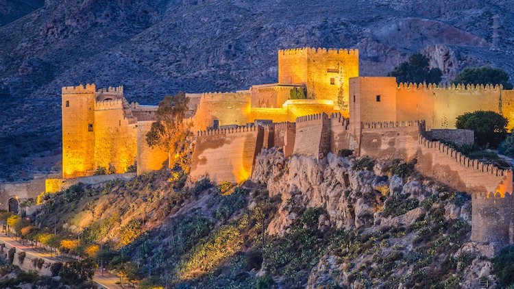 Het Alcazaba (=Moorse vesting) van de stad Almería (Andalusië)