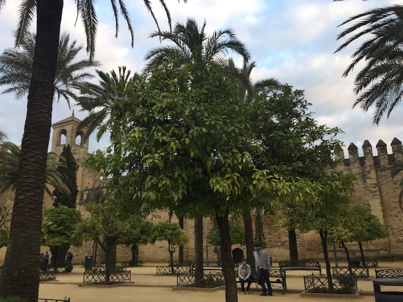 Buitenkant van het Alcázar de los Reyes Católicos in Córdoba