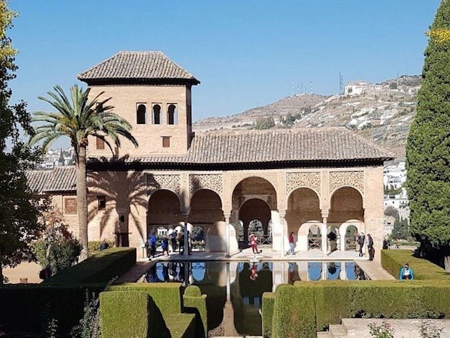 Het Paleis van Moorse vesting Alhambra in Granada (Zuid Spanje)