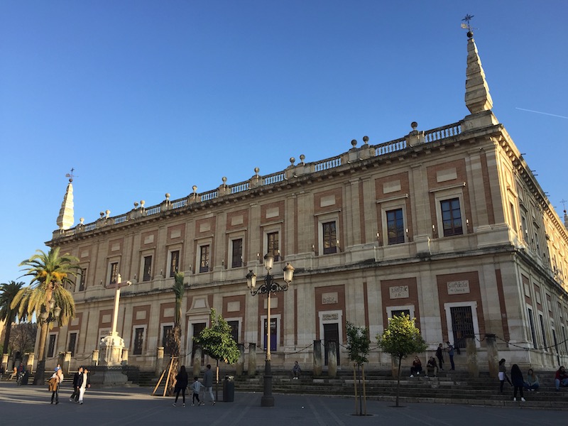 Archivo de Indias op de Plaza del Triunfo in Sevilla
