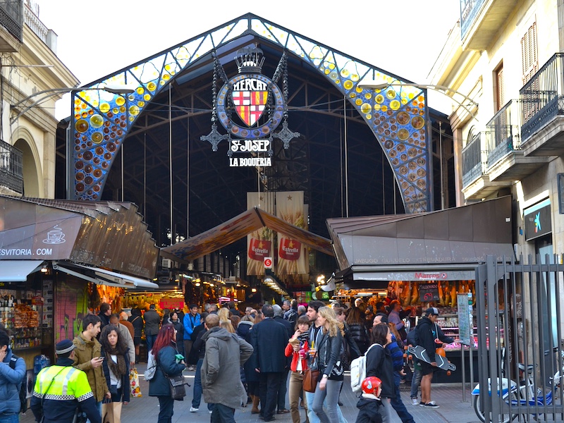 Overdekte Boquería markt aan de Rambla in Barcelona