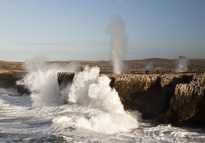 De water spuwende Bufones de Pría bij Llanes in Asturië