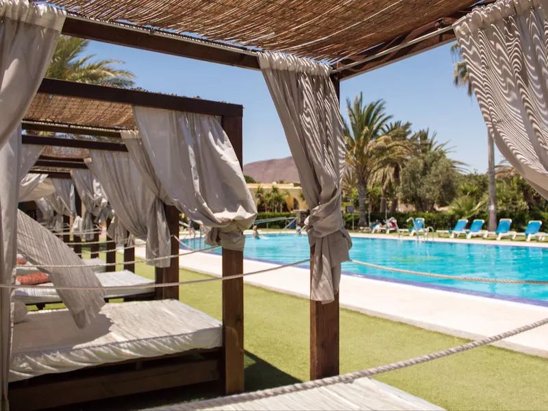 De dichtbij zee gelegen camping los Escullos in natuurgebied Cabo de Gato