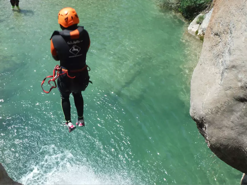 Canyoning tijdens een multi-actieve autovakantie in de Spaanse Pyreneeën