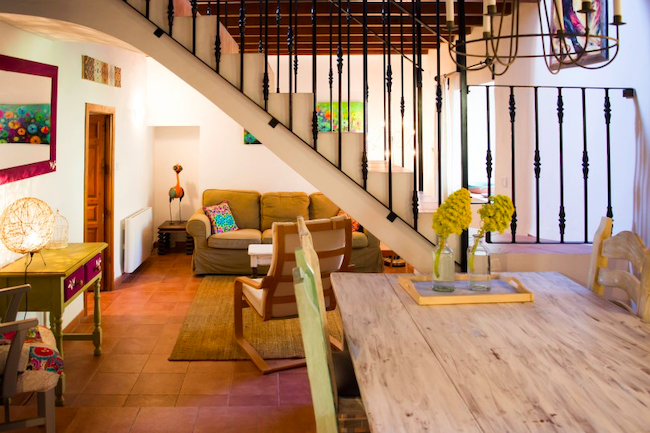 Woonkamer vakantiehuis Casa Josefa op landelijke Finca las Nuevas (Andalusië)