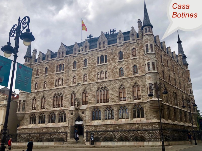 Gaudí's Casa Botines in Leon Gaudí's Casa Botines in Leon