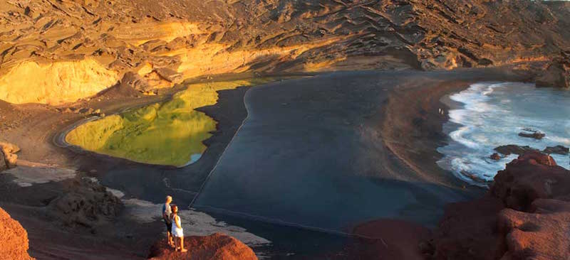 Charco de los Clicos op Lanzarote - een meer in de krater van een vulkaan