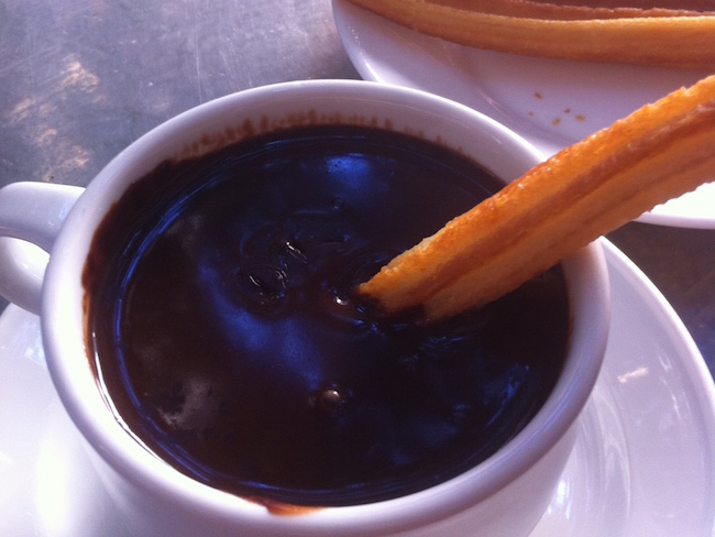 churros-eten-san-gines-oudste-chocolateria-madrid-foto-spainmadeforyou.jpeg