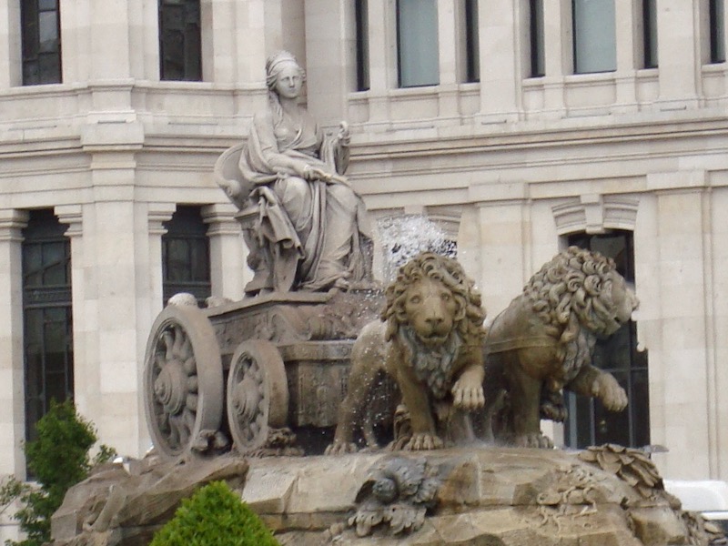 Cibeles fontein op de Plaza de Cibeles in Madrid