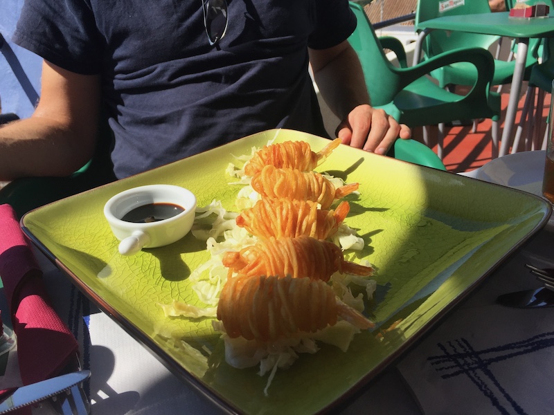 Ons favoriet gerecht bij la Tahona: crujiente de patata y langostinos