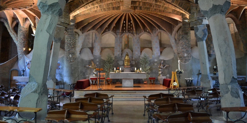 Gaudí's crypte in Colònia Güell (Barcelona) | Foto: Spanjevoorjou