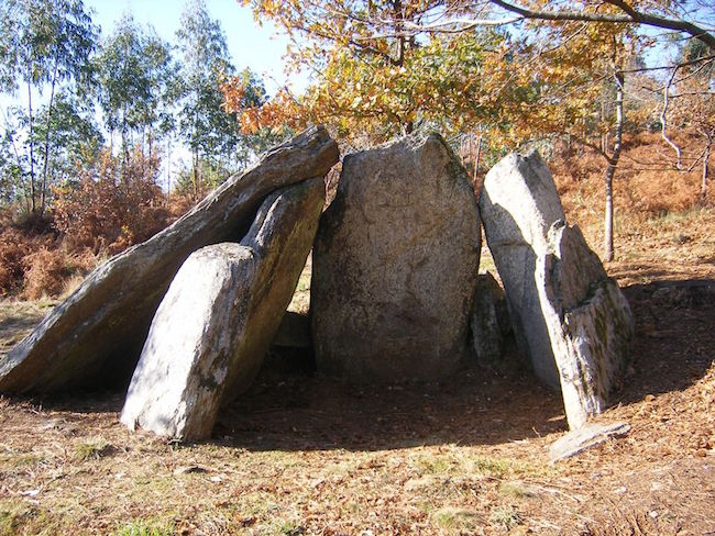 Dolmen in Casa dos Mouros buiten Vigo (Noord Spanje)