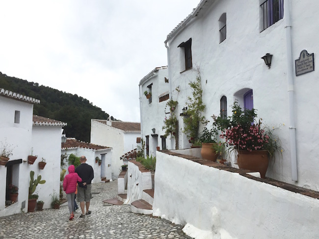 El Acebuchal - een minuscuul wit bergdorp buiten Frigiliana (Foto: Spanje voor Jou)