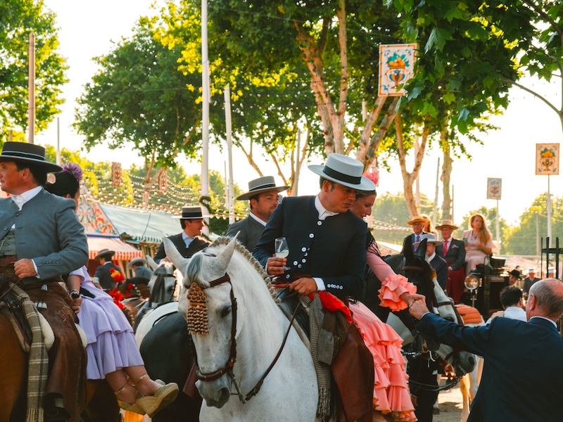 Traditionele klederdracht tijdens de Feria de Abril in Sevilla