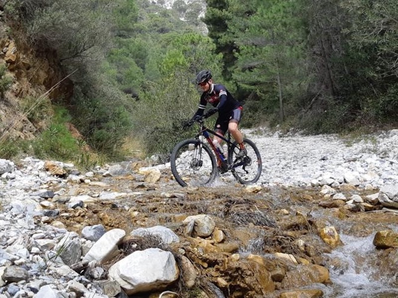 Fietsen tijdens een actieve vakantie in Spanje