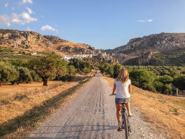 Fietsen ove de Via Verde del Aceite in Andalusië