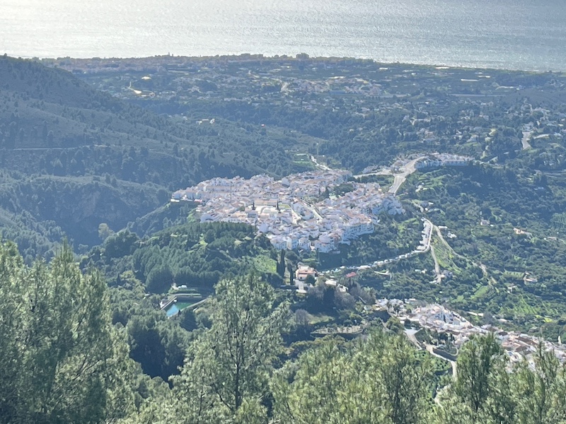 Vanaf El Fuerte heb je een uitstekend uitzicht over Frigiliana
