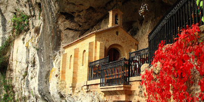 De grotten van Covadonga in Asturië