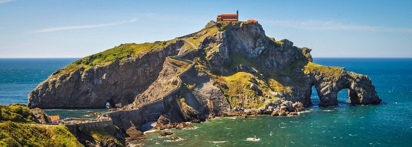 Het schiereiland Gaztelugatxe in Baskenland