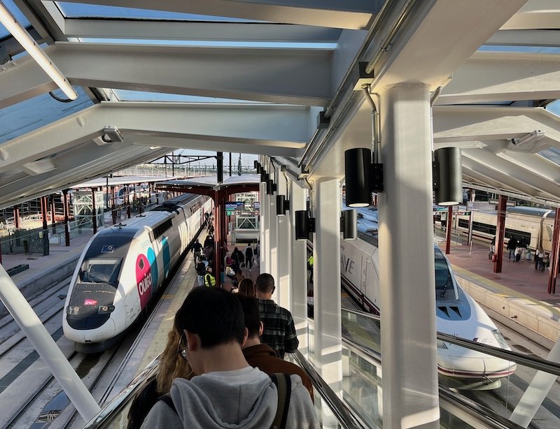Het aanbod aan hogesnelheidstreinen in Spanje wordt ieder jaar groter! Informatie over trajecten en soorten hogesnelheidstreinen op Spanje voor Jou>>