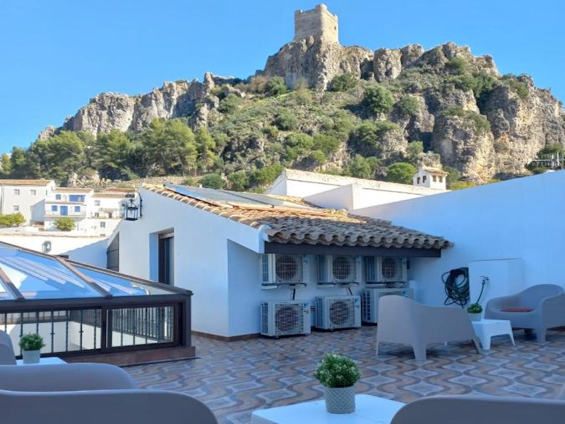 B&B Águilas in Zahara de la Sierra (Sierra de Grazalema)