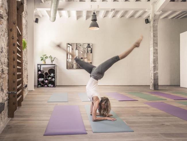 Dagelijkse gratis yoga-lessen bij het kleine hippe hotel Brummell in Barcelona