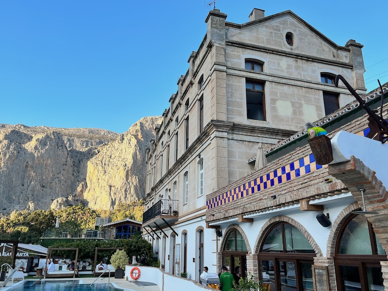 Hotel restaurant La Garganta bij de uitgang van de Caaminito del Rey in Zuid-Spanje