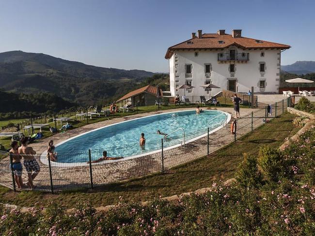 hotel-palacio-de-irrisarri-irrisarriland-pyreneeen-navarra-booking.jpeg